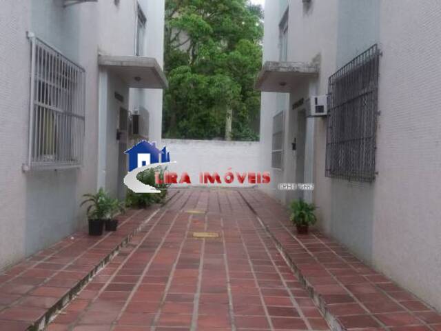 #516 - Apartamento para Venda em São Vicente - SP - 2